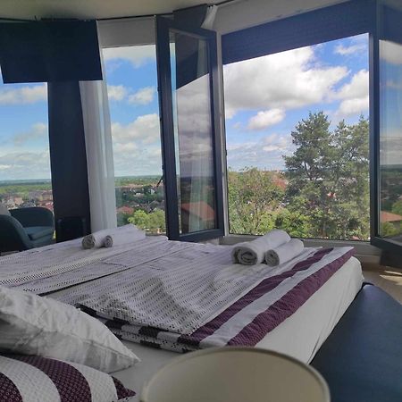 West Panorama Penthouse - Apartment With A Fantastic View Of The City Szombathely Buitenkant foto