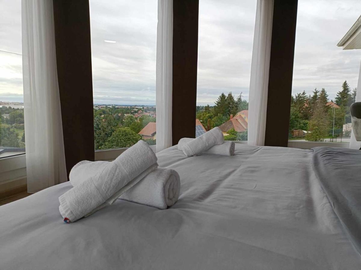 West Panorama Penthouse - Apartment With A Fantastic View Of The City Szombathely Buitenkant foto