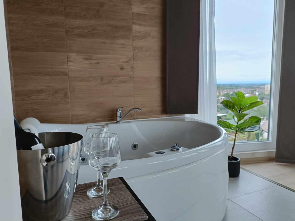 West Panorama Penthouse - Apartment With A Fantastic View Of The City Szombathely Buitenkant foto