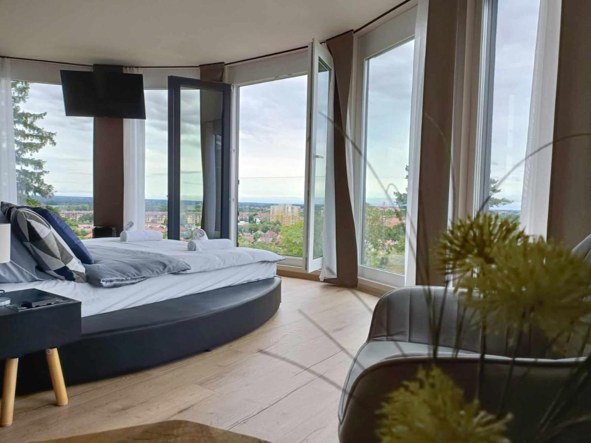 West Panorama Penthouse - Apartment With A Fantastic View Of The City Szombathely Buitenkant foto