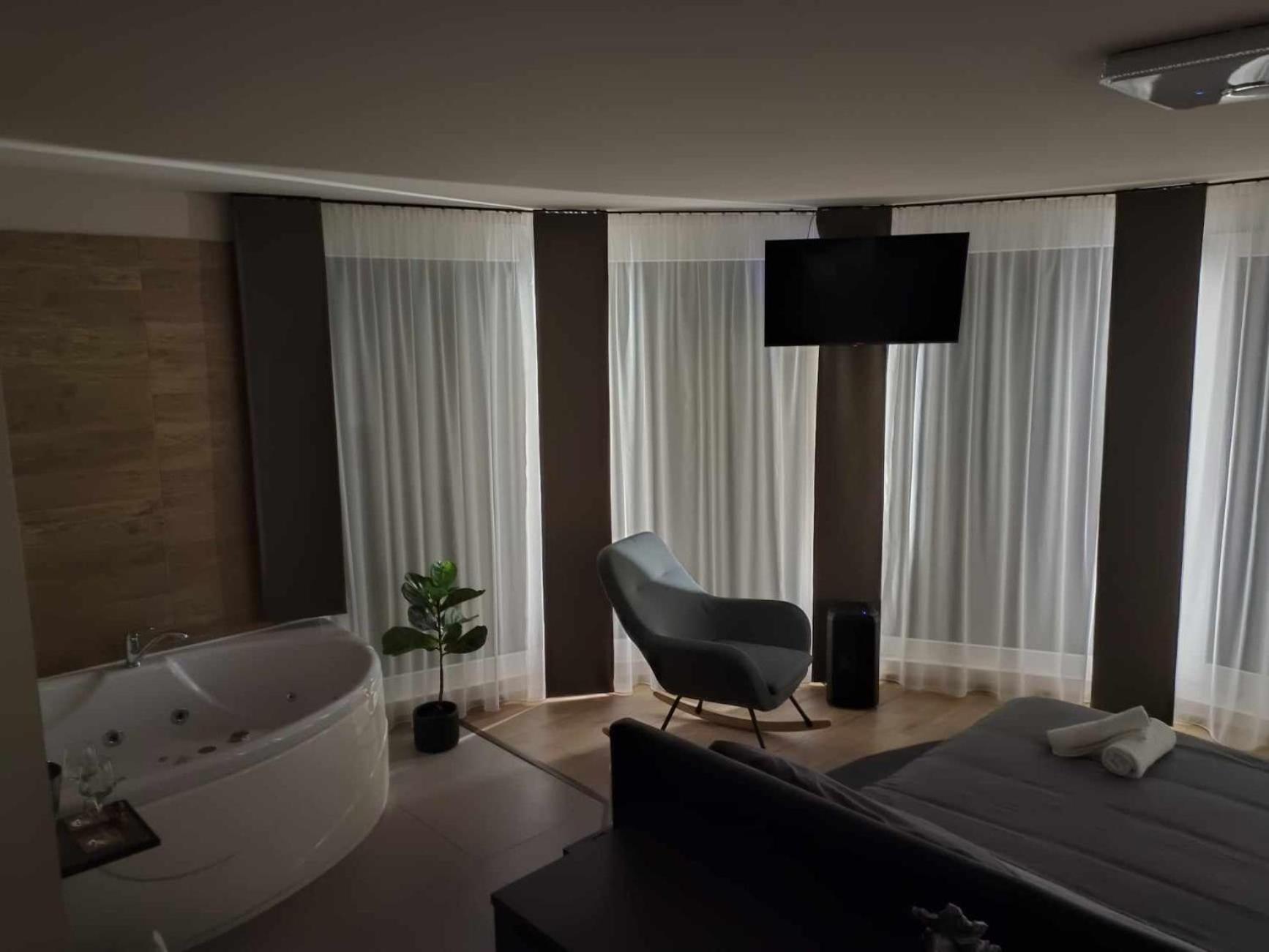 West Panorama Penthouse - Apartment With A Fantastic View Of The City Szombathely Buitenkant foto
