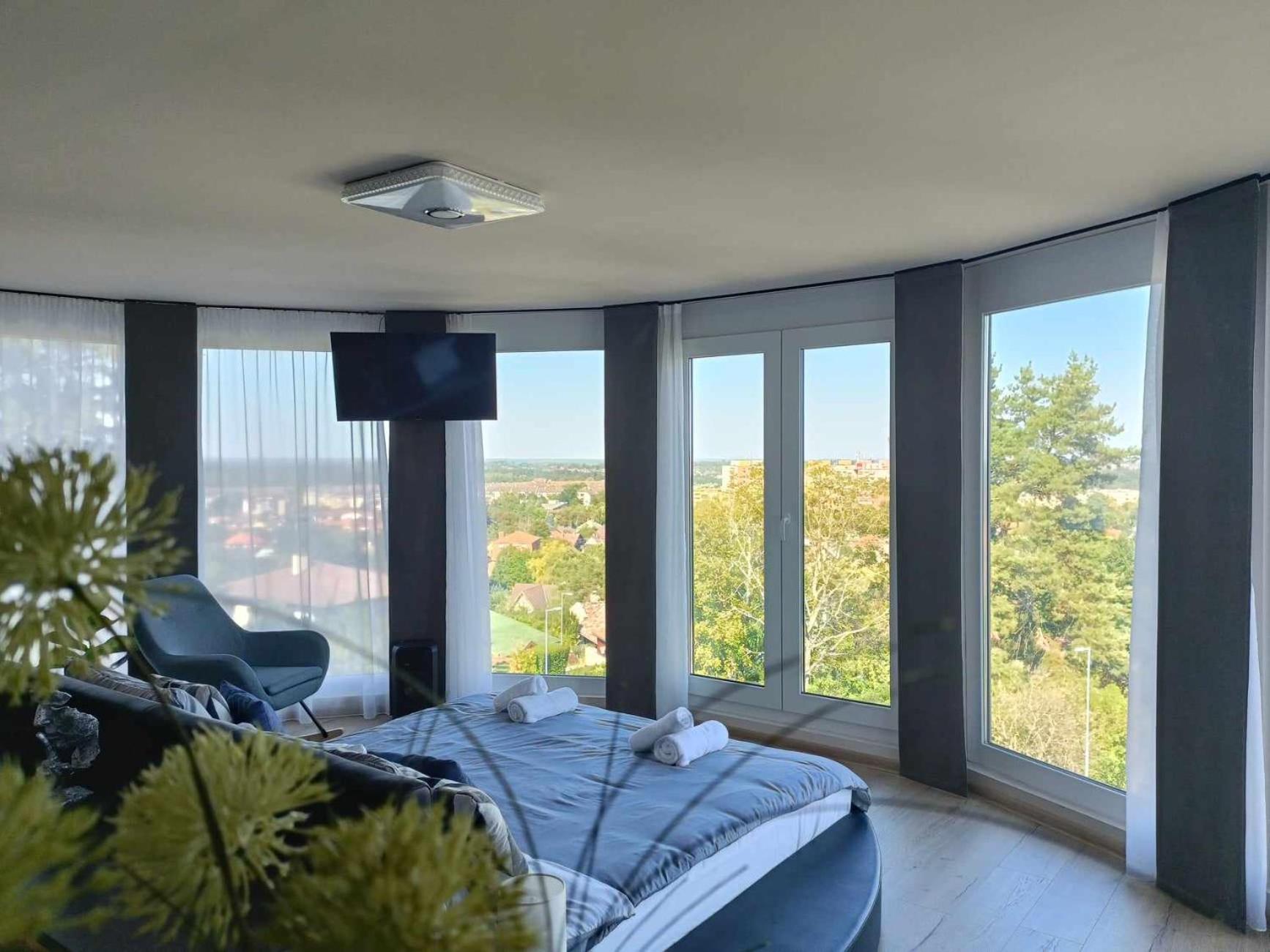 West Panorama Penthouse - Apartment With A Fantastic View Of The City Szombathely Buitenkant foto