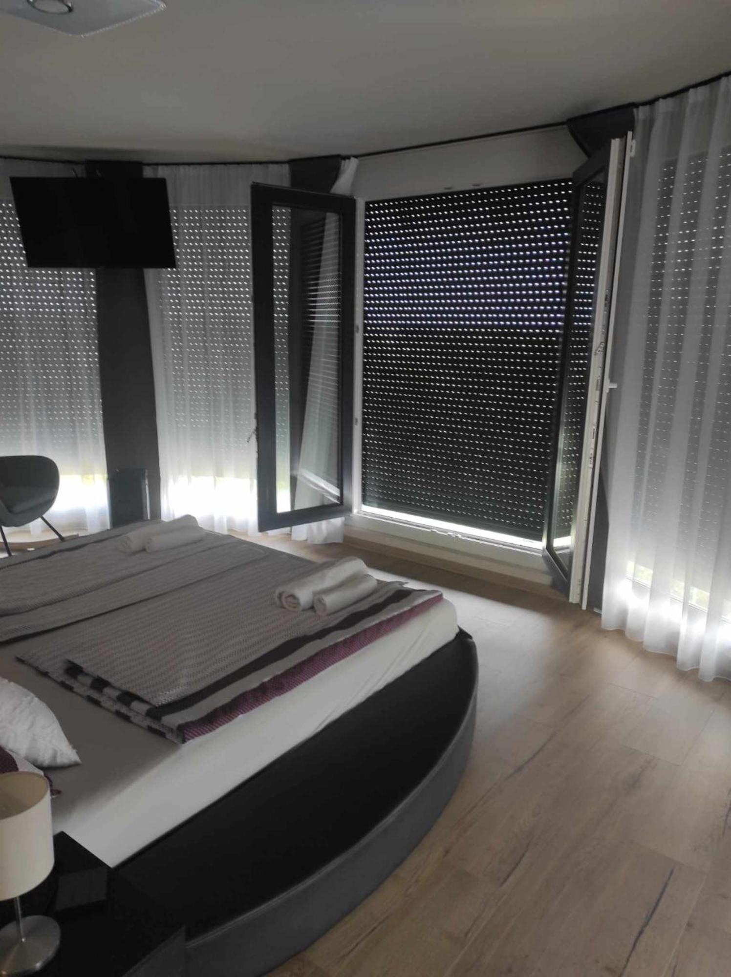 West Panorama Penthouse - Apartment With A Fantastic View Of The City Szombathely Buitenkant foto
